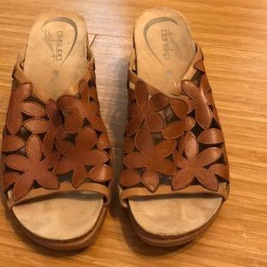 Dansko sandals size 41 (US11). Great support!
